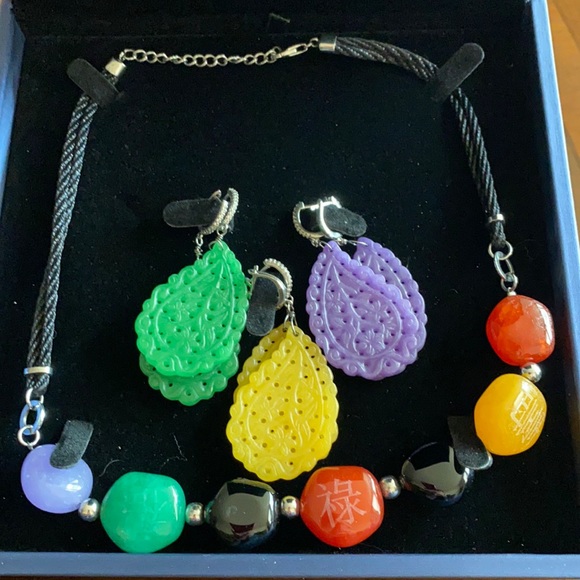 Rhodonite Crystal Necklace 3 Earrings - Picture 3 of 13